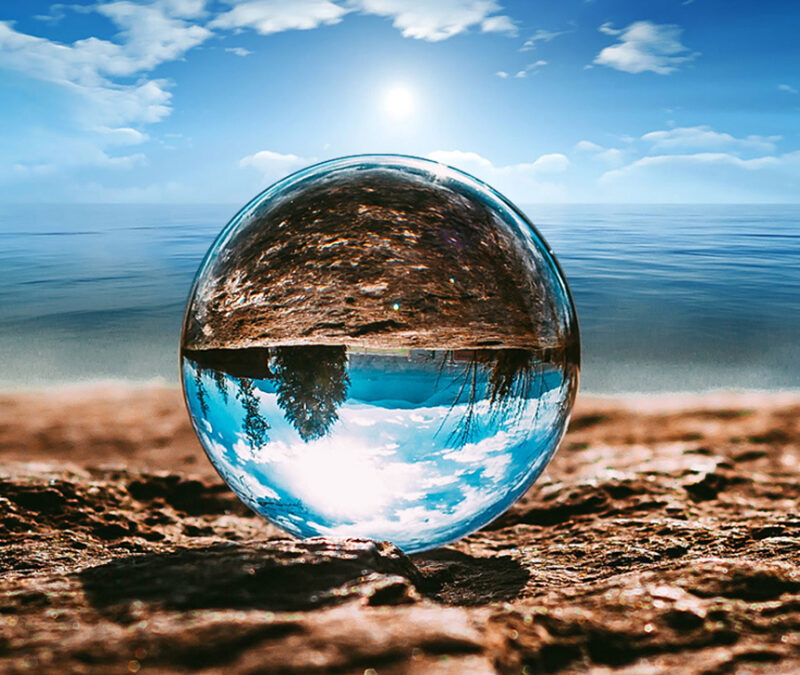 LA SFERA DI CRISTALLO